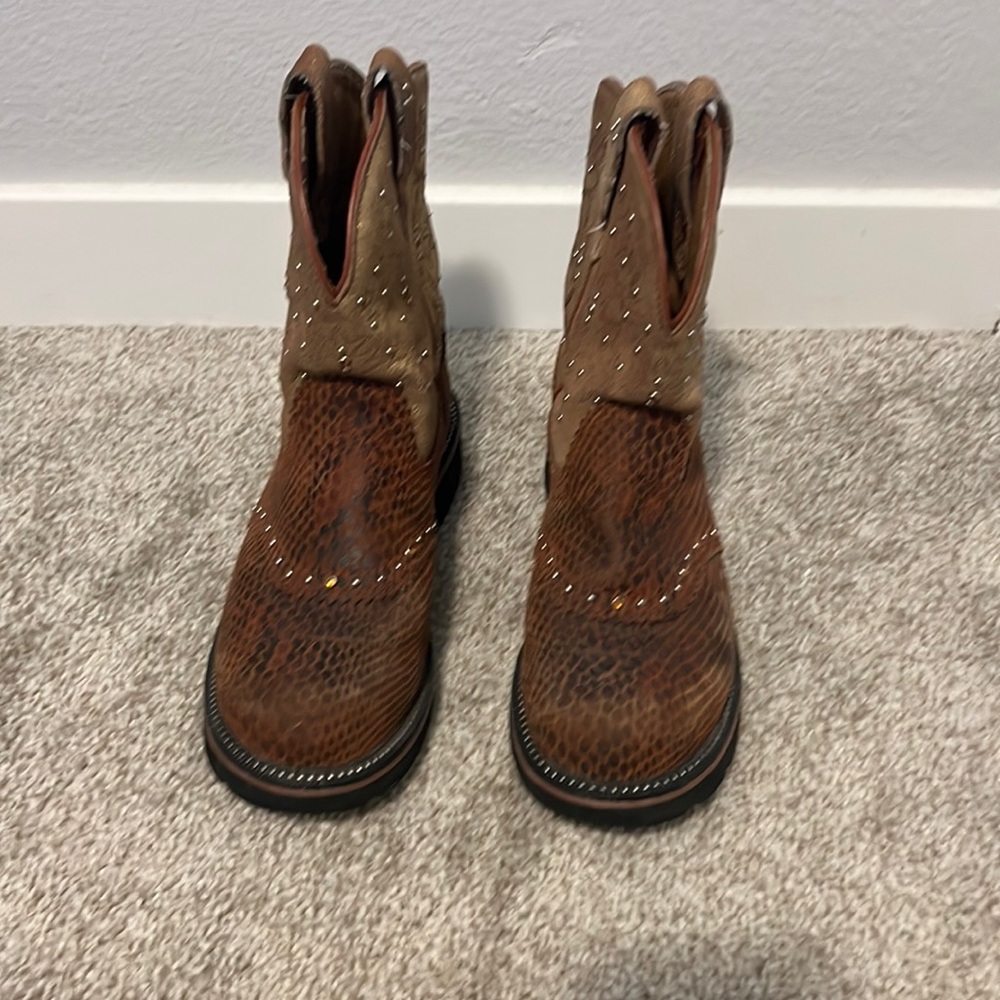 Ariat Gem baby boots, women size 7 fatbaby style